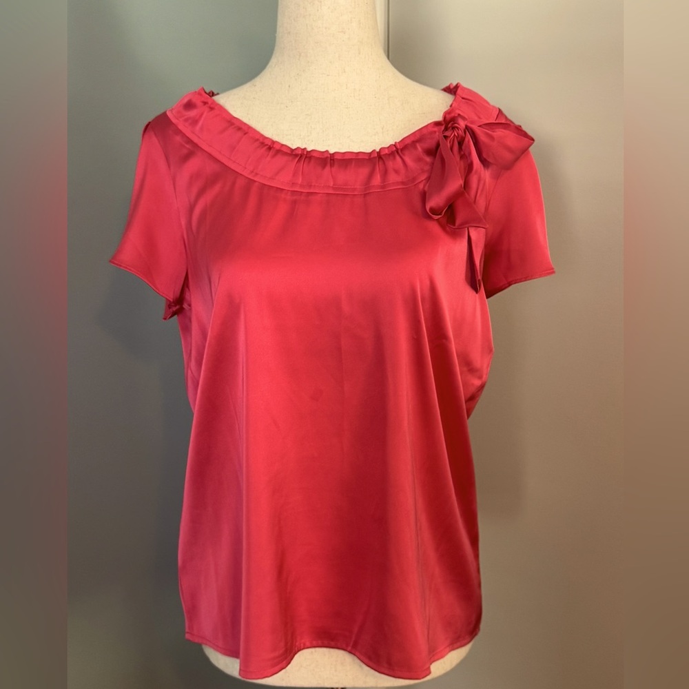 Loft satin petite medium top. Pink in color. New with tags.